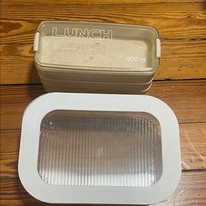 Stackable Beige 'LUNCH' 900ml Bento Box + Clear White Lid Container